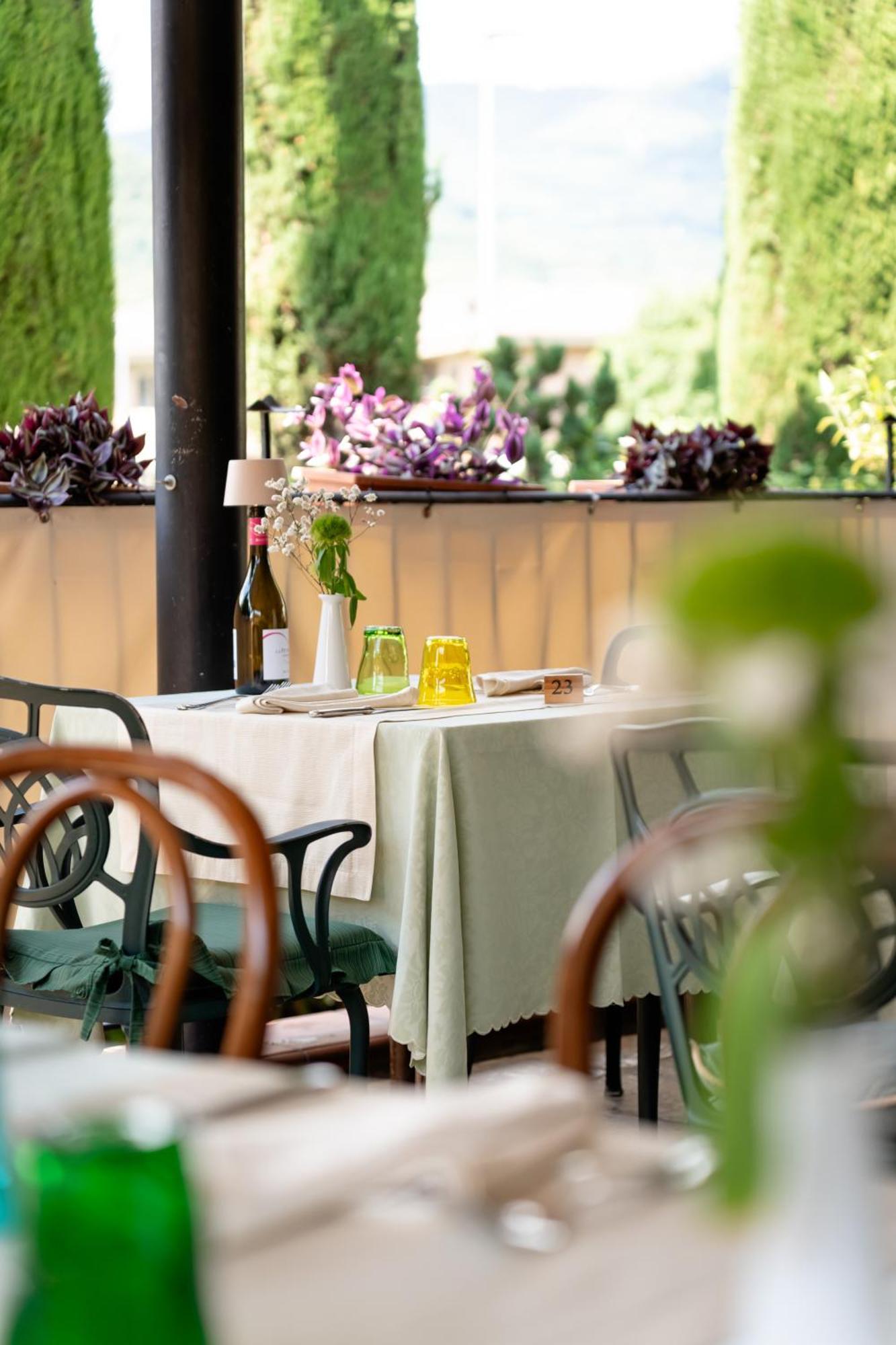 Hotel Ristorante La Lanterna Castelnuovo di Garfagnana Kültér fotó