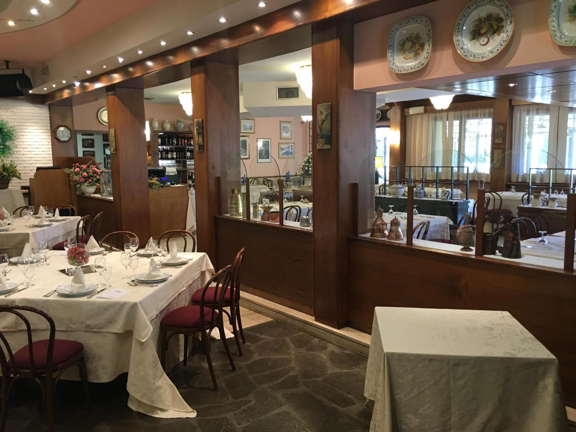 Hotel Ristorante La Lanterna Castelnuovo di Garfagnana Kültér fotó