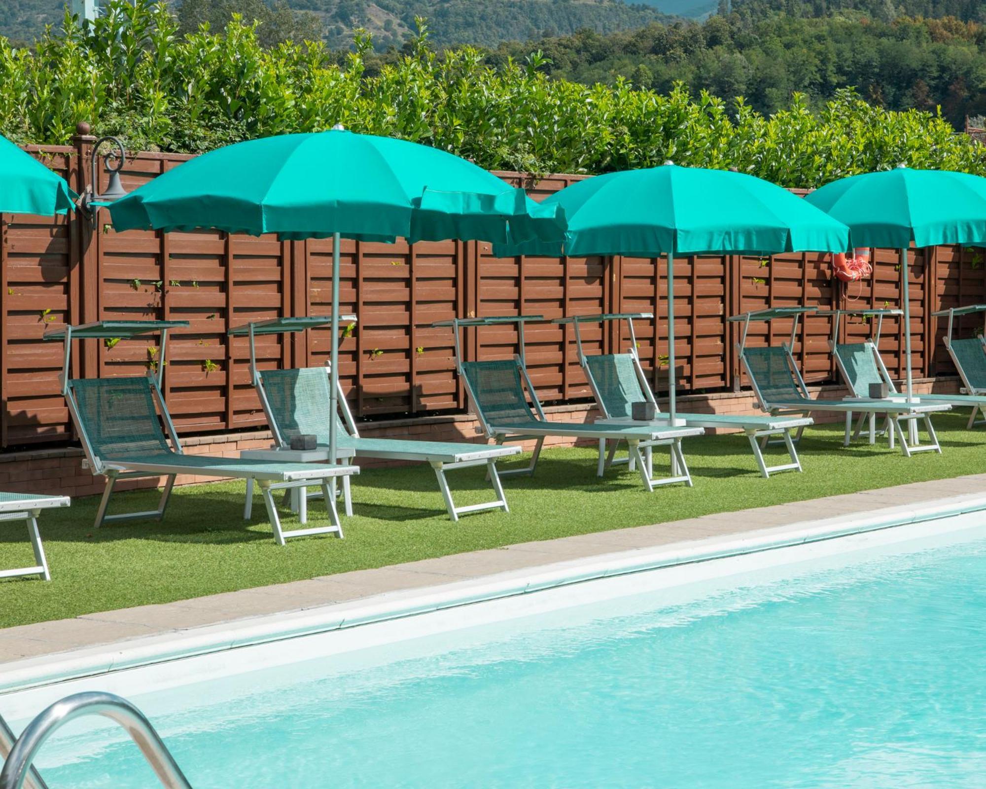 Hotel Ristorante La Lanterna Castelnuovo di Garfagnana Kültér fotó