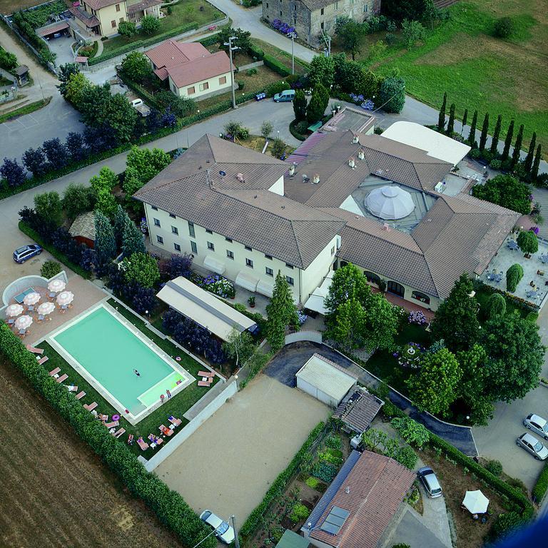 Hotel Ristorante La Lanterna Castelnuovo di Garfagnana Kültér fotó